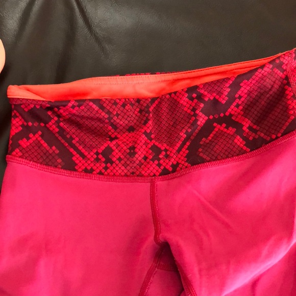 Lululemon Reversible Legging - Picture 4 of 5